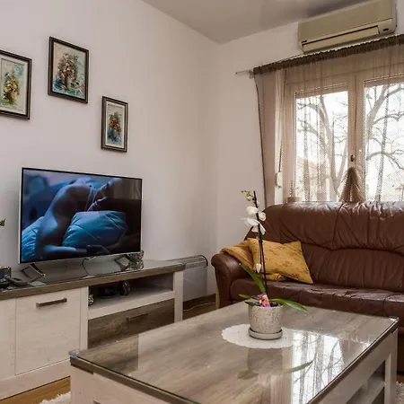 Place Apartment *