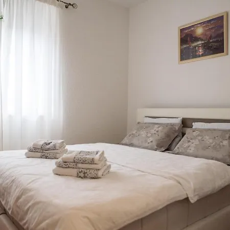Place Apartment *